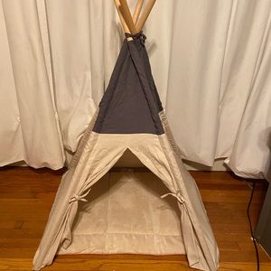 EUC Indoor pet tent